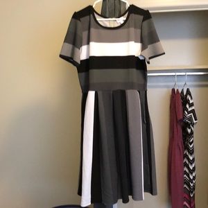 Like new 3x llr Amelia Black white grey stripes